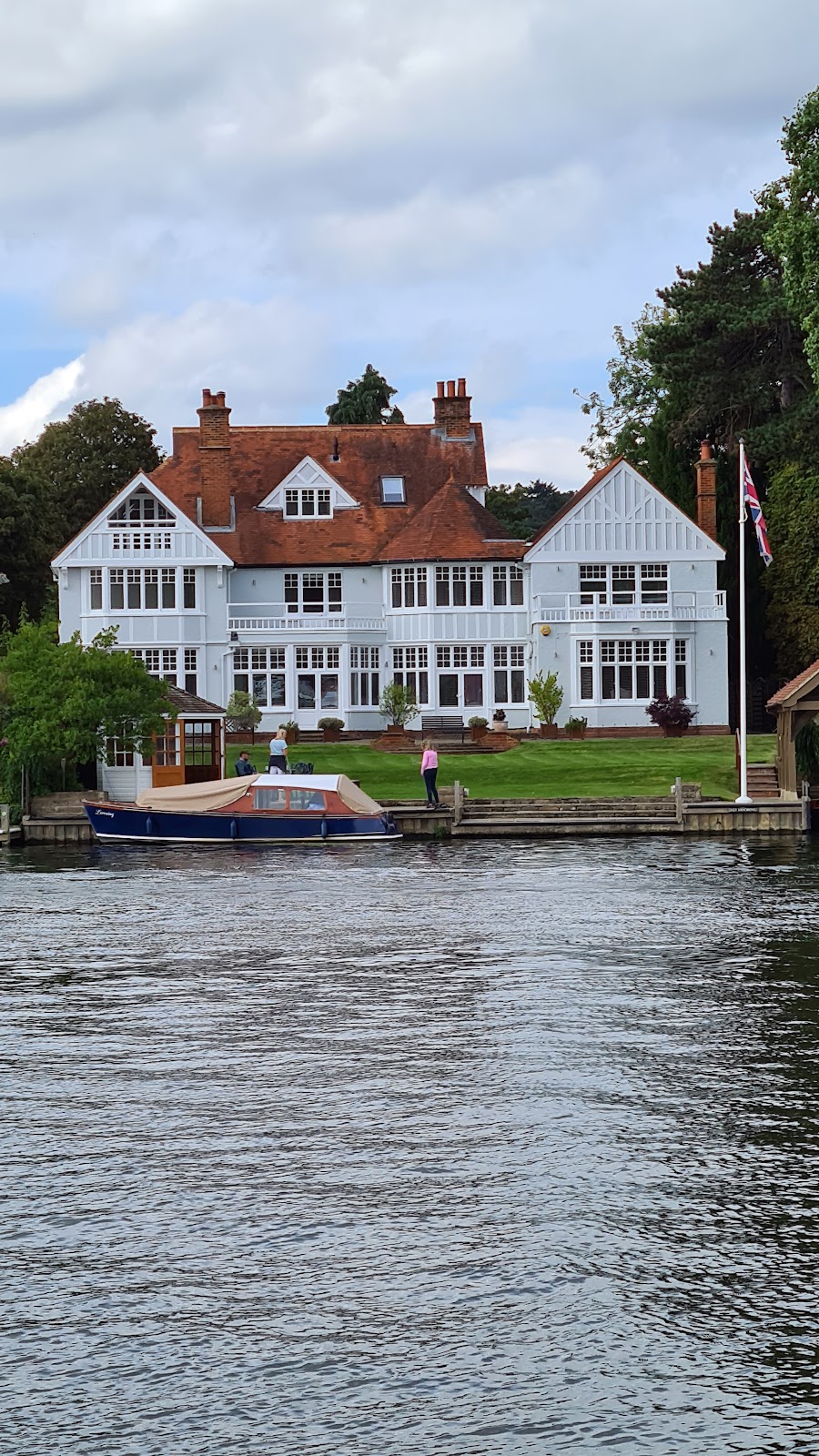 https://whatremovals.co.uk/wp-content/uploads/2022/02/Henley on Thames-169x300.jpeg